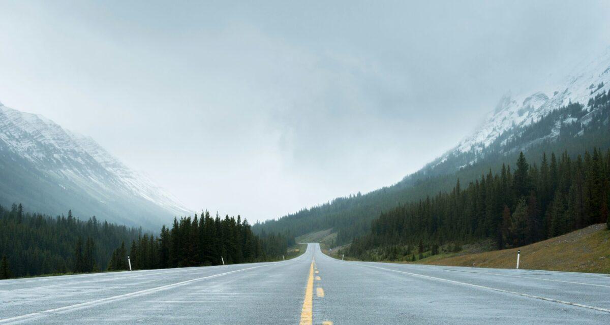 Chaussée transformée en patinoire : une mystérieuse fuite d'hydrocarbure provoque une série d'accidents sur la rocade est