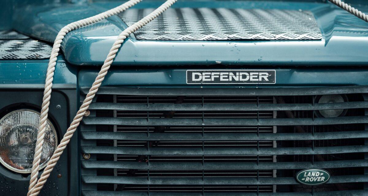 Il perd connaissance en conduisant : un camion de 26 tonnes finit sa course dans une maison