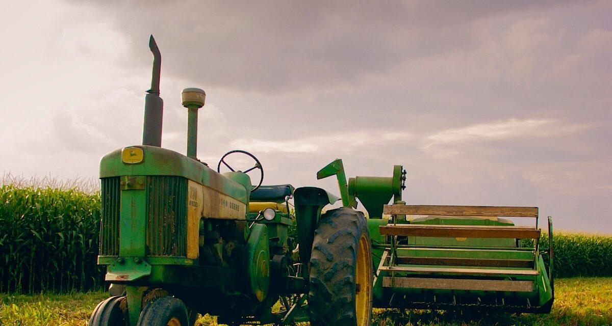 Paris : le vieux tracteur de cet ancien maire « flashé » en excès de vitesse... alors qu'il n'a jamais quitté son hangar