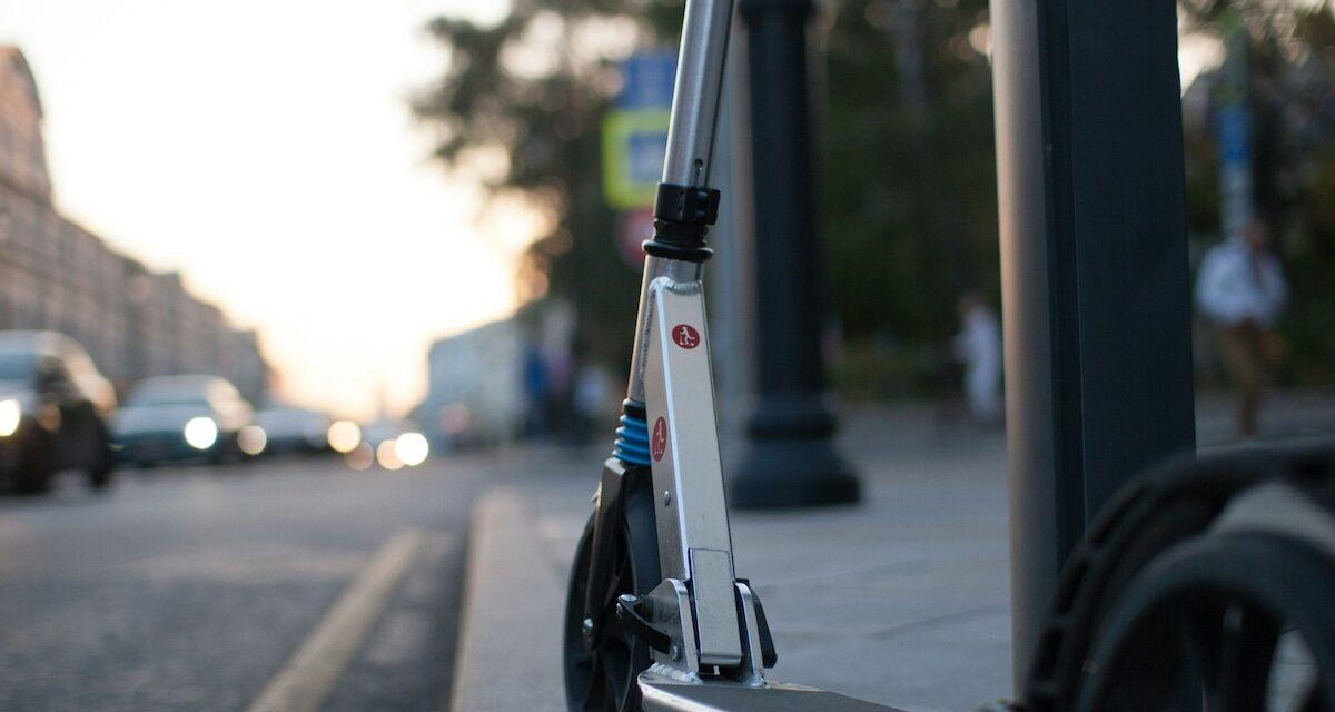 Il heurte un jeune à trottinette et prend la fuite... pour aller informer son patron du drame !