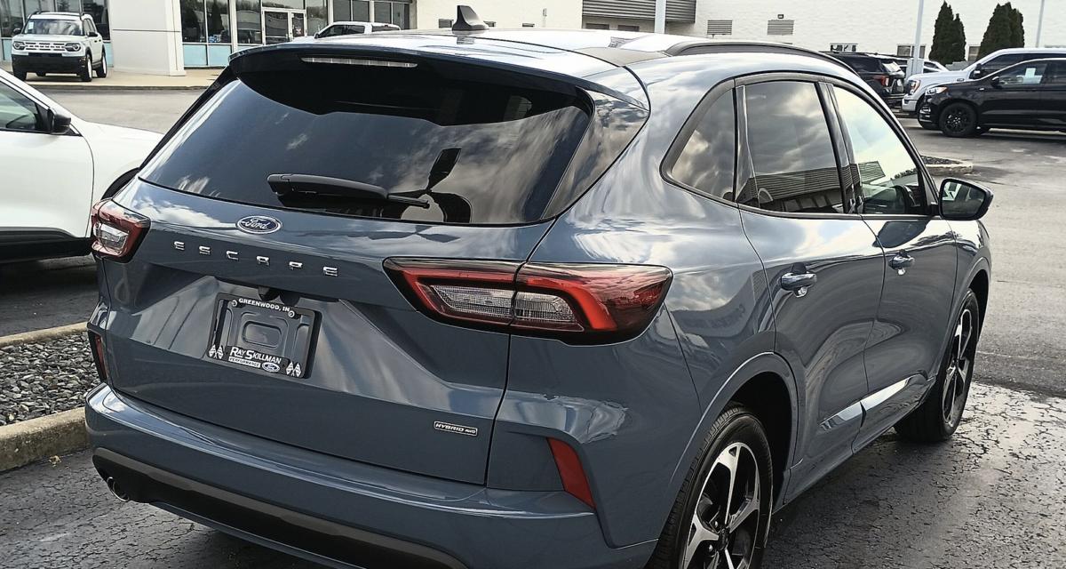 Une panne de voiture le contraint à marcher 32 kilomètres pour travailler, son employeur lui en offre une