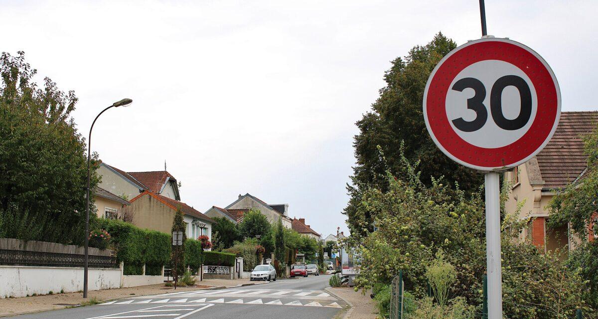 30 km/h maximum dans toute la commune : la municipalité annonce une répression renforcée, les amendes vont pleuvoir