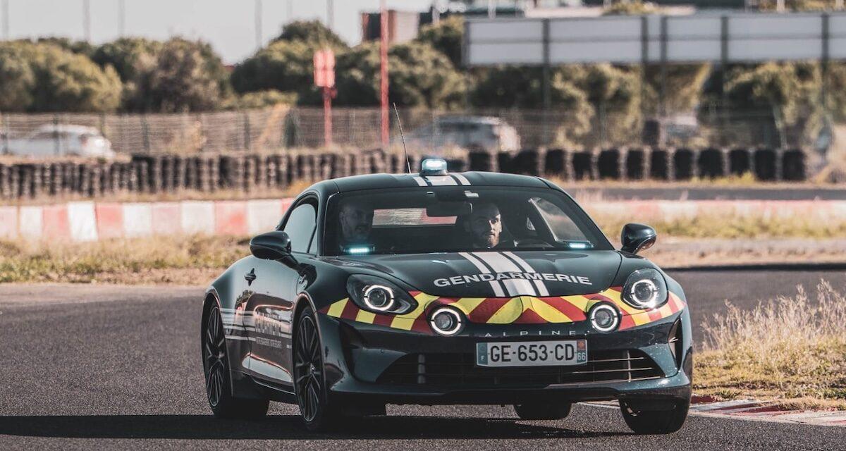 Il revient d'un match de Ligue des champions, affole l'autoroute française à 240 km/h et finit rattrapé par l'Alpine des gendarmes