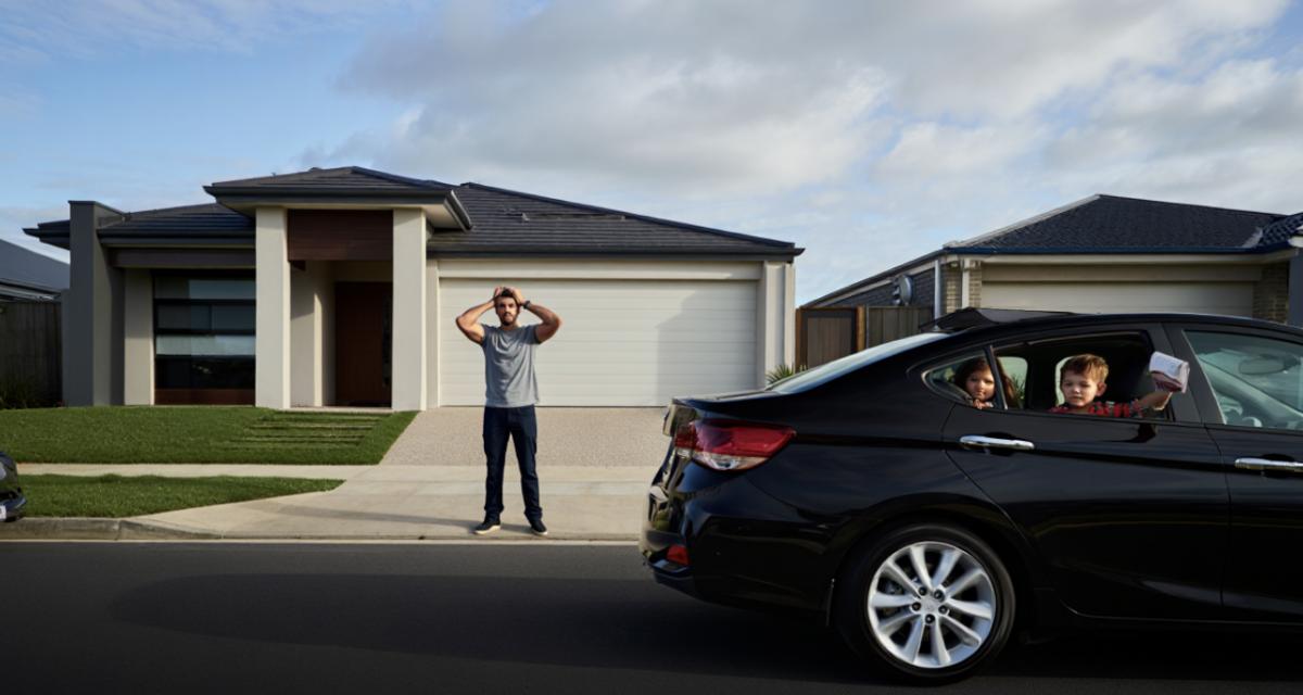 « C'est horrible » : un chanteur néerlandais se fait voler sa voiture avec ses trois enfants à bord