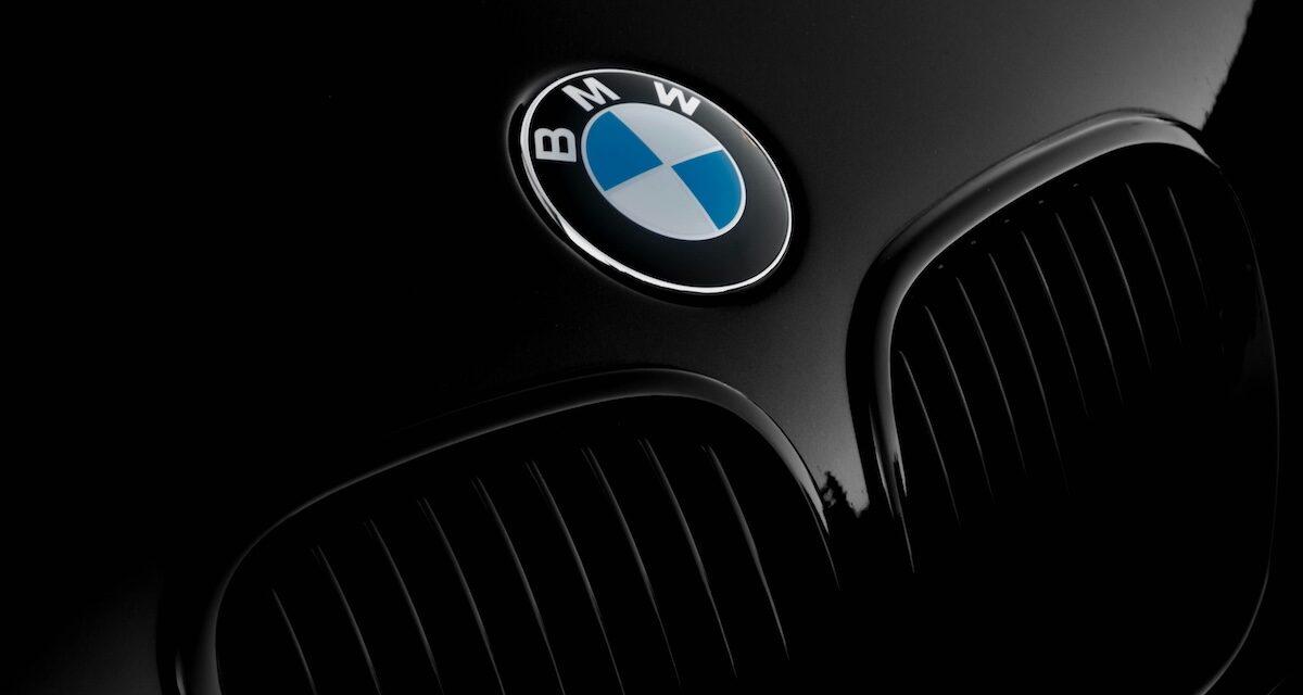 Au volant de la BMW de sa maman : un adolescent de 15 ans fauche un homme en fauteuil et s'enfuit