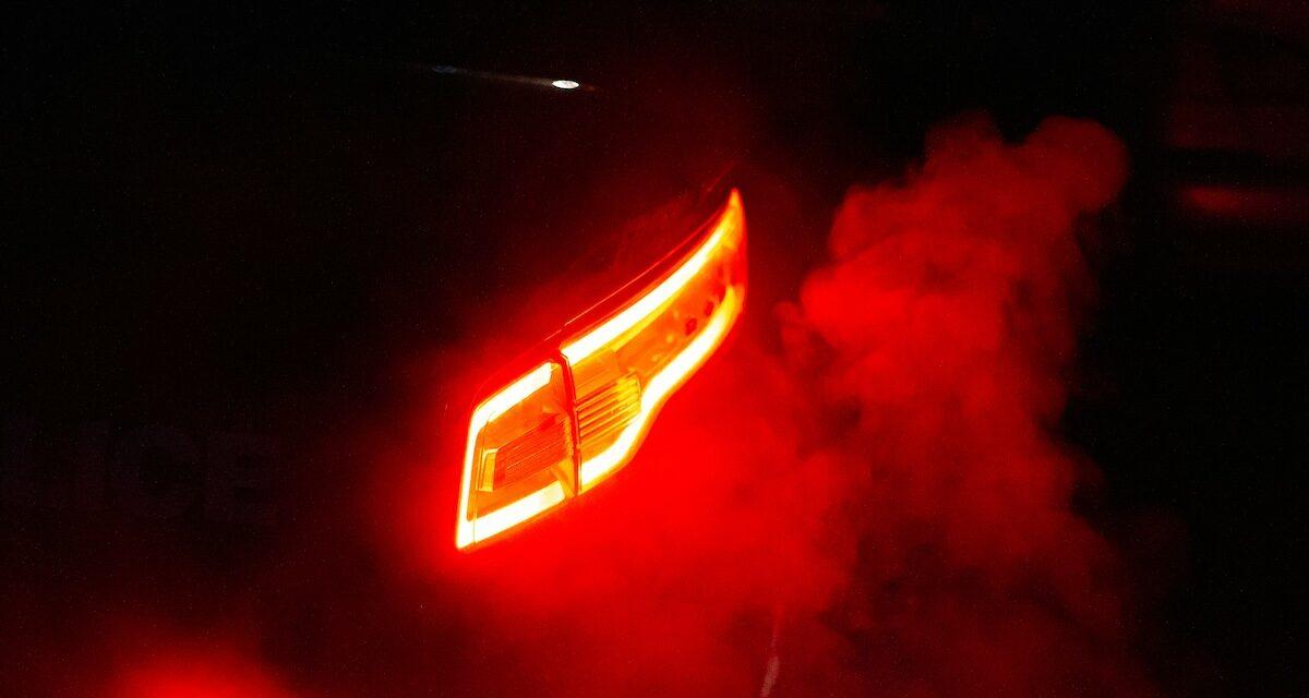 Un automobiliste bat un record de vitesse et recevra le Père Noël... à pied