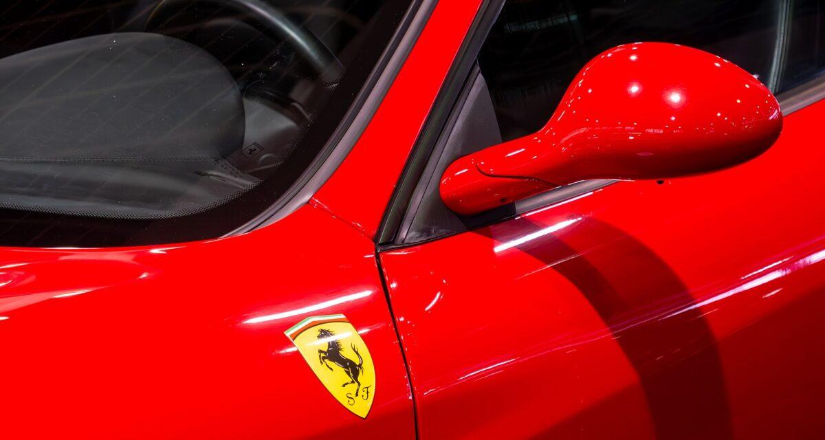 Il achète une Ferrari à prix raisonnable : l'entretien transforme son rêve en cauchemar