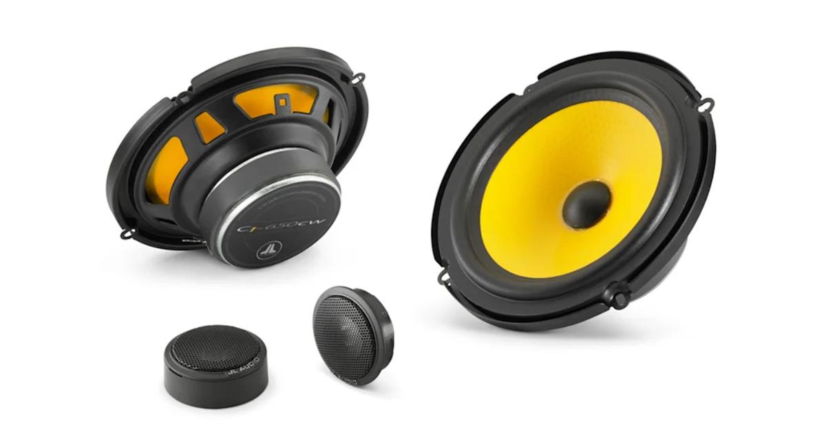 JL Audio commercialise un kit 2 voies facilement intégrable à un prix attractif