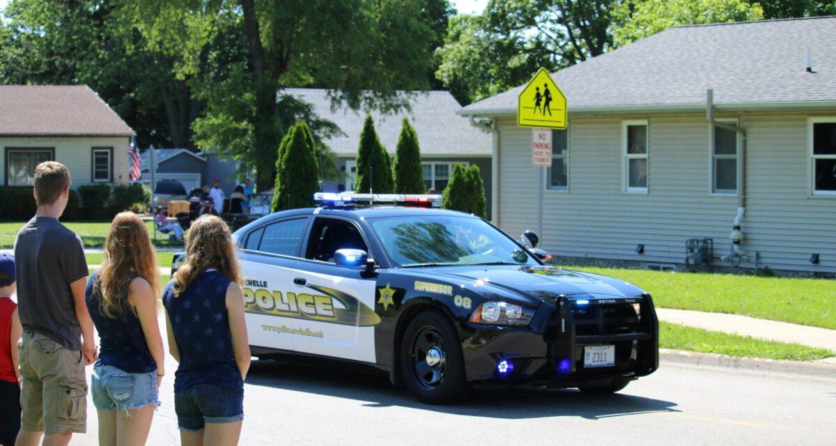 Elle s'absente une minute, laisse sa fille dormir dans la voiture en marche : le véhicule volé avant son retour