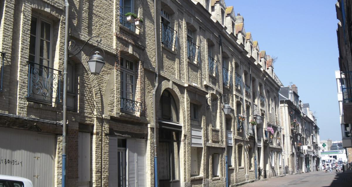 Un automobiliste interpellé pour exhibition sexuelle en pleine rue, il choque une passante