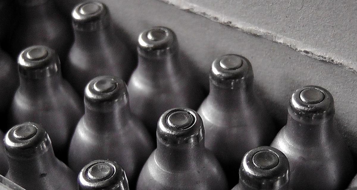 Son comportement suspect en voiture attire les gendarmes, ils découvrent une marchandise énorme