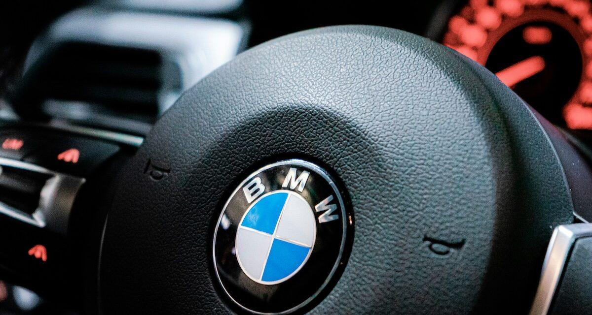 Son employeur lui retire sa BMW de fonction et la remplace par un Berlingo : il saisit la justice pour harcèlement moral et repart avec un gros chèque
