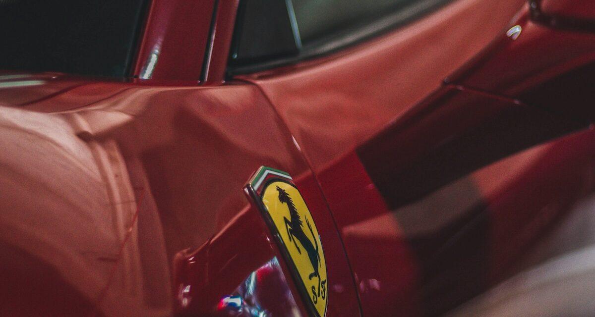 Airbags déclenchés, Ferrari endommagée : ce que l'on sait de l'accident de la route impliquant un joueur de l'équipe de France