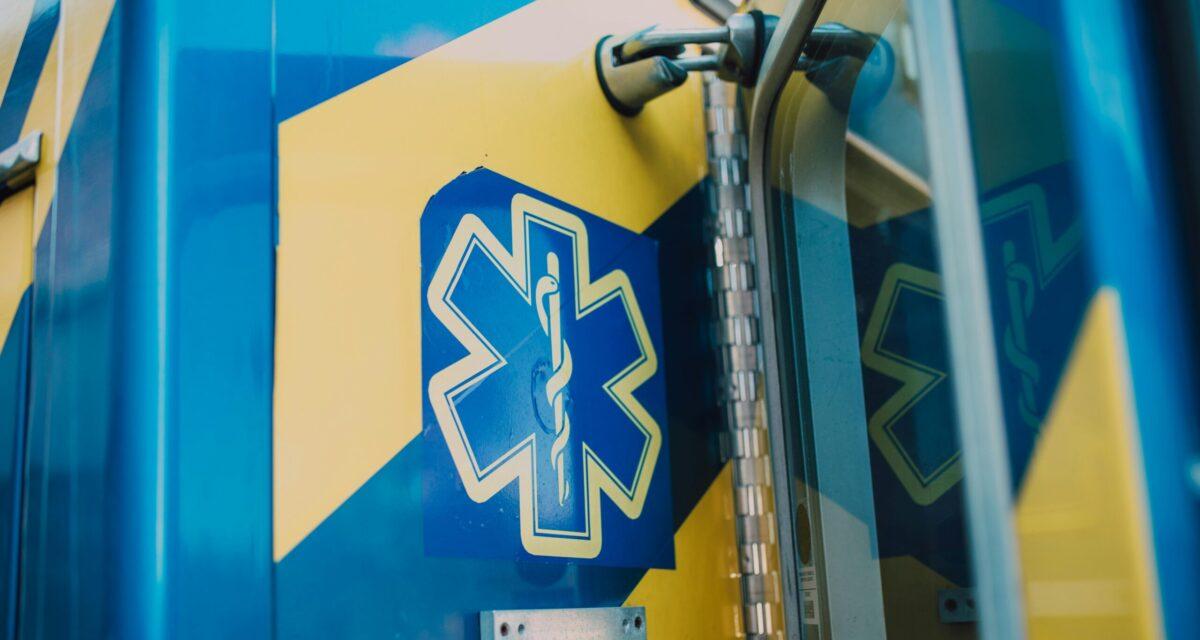 Un bébé de 9 mois sauvé d'une voiture en flammes : l'incroyable courage de deux hommes qui ont défié le danger pour lui sauver la vie