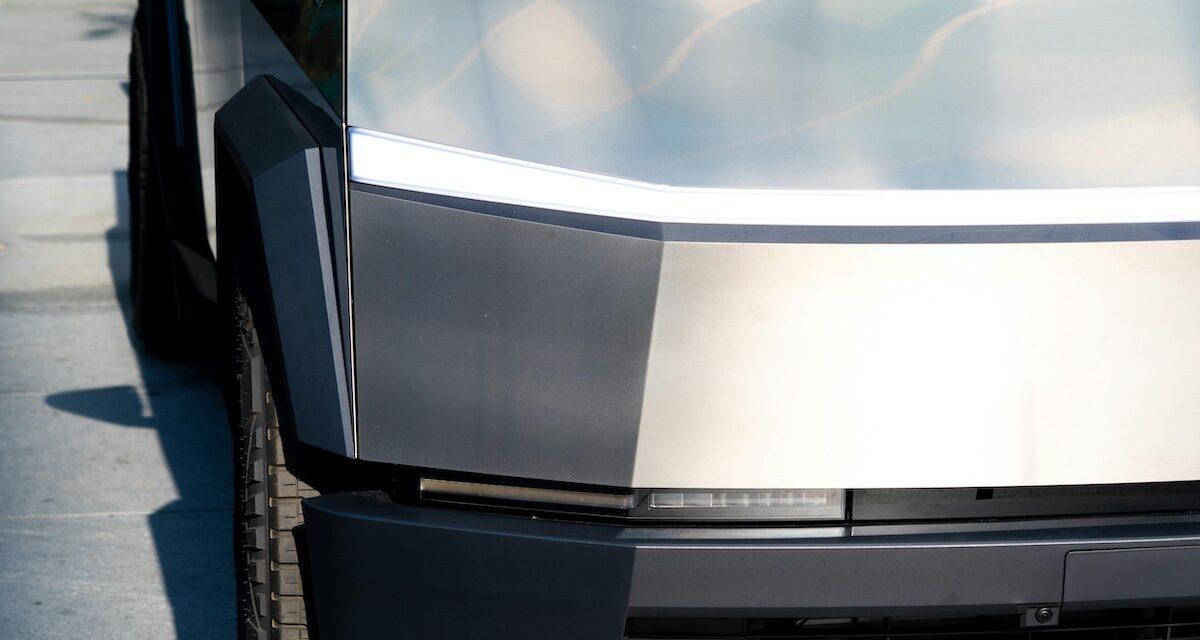 Vidéo. Cette star de l'Algérie sort du lot avec un véhicule "unique"