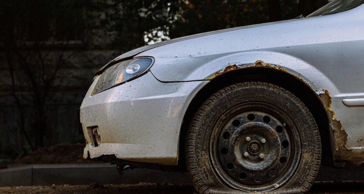 Seize voitures vandalisées dans cette commune : l'auteur reconnaît les faits, son profil interpelle