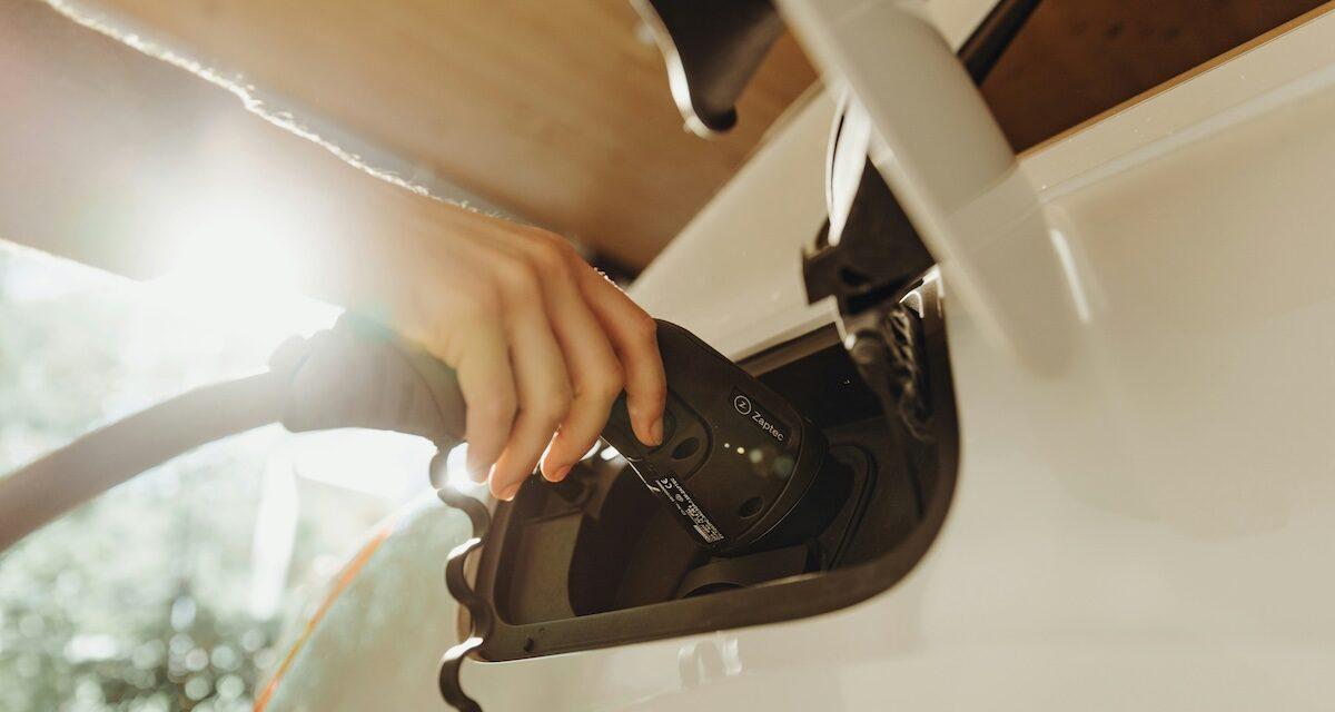 Un paradoxe inédit : numéro 1 des importations, cette voiture n'est pas encore lancée officiellement en Europe... mais explose déjà tous les compteurs