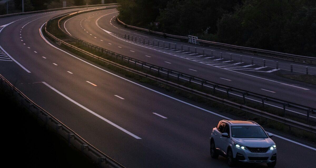 « Elle aurait plus de 100 défauts » : cette autoroute stratégique pour la France est victime de sa gratuité, fatalement séduisante