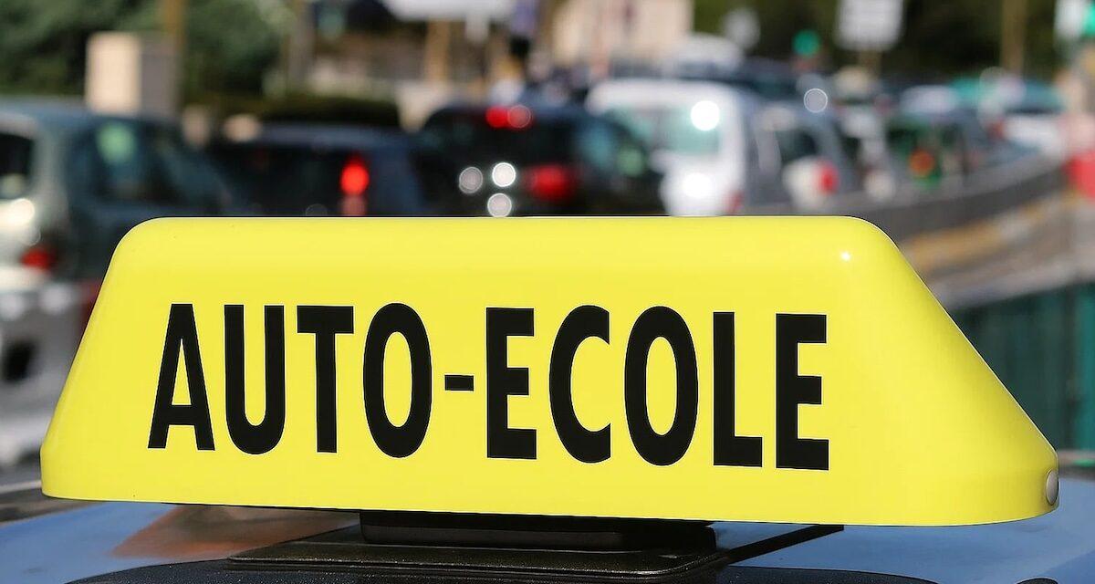 Contrôlé en pleine session, un moniteur d'auto-école enseignait... sans permis valide