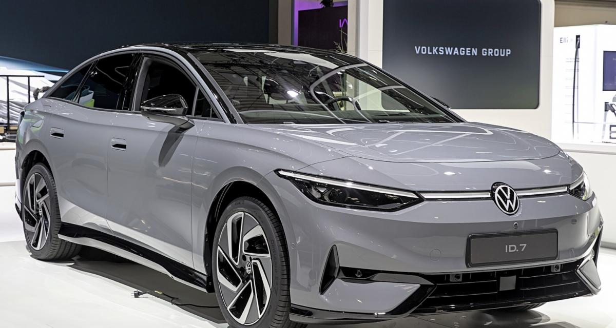 Sa voiture électrique refuse d'obéir, il échappe au pire grâce à une intervention spectaculaire