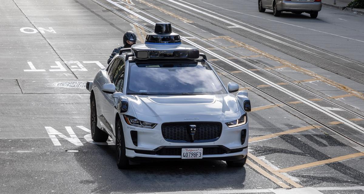 La police arrête une voiture en infraction... mais aucun conducteur à verbaliser