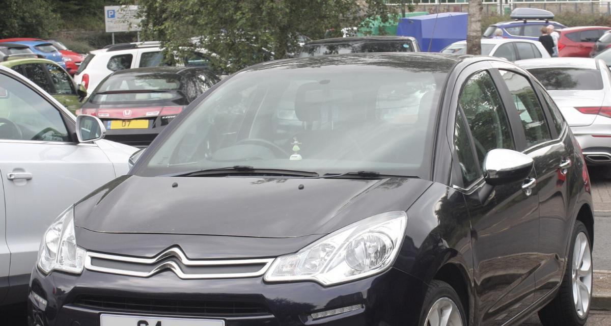 Il achète la voiture d'une grand-mère pour 700¬ et fait une énorme plus-value... Il finit condamné pour abus de faiblesse