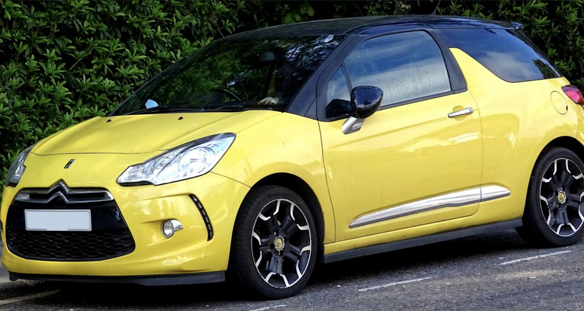 Tranquillement chez elle, elle entend les voleurs repartir avec sa voiture garée devant la maison