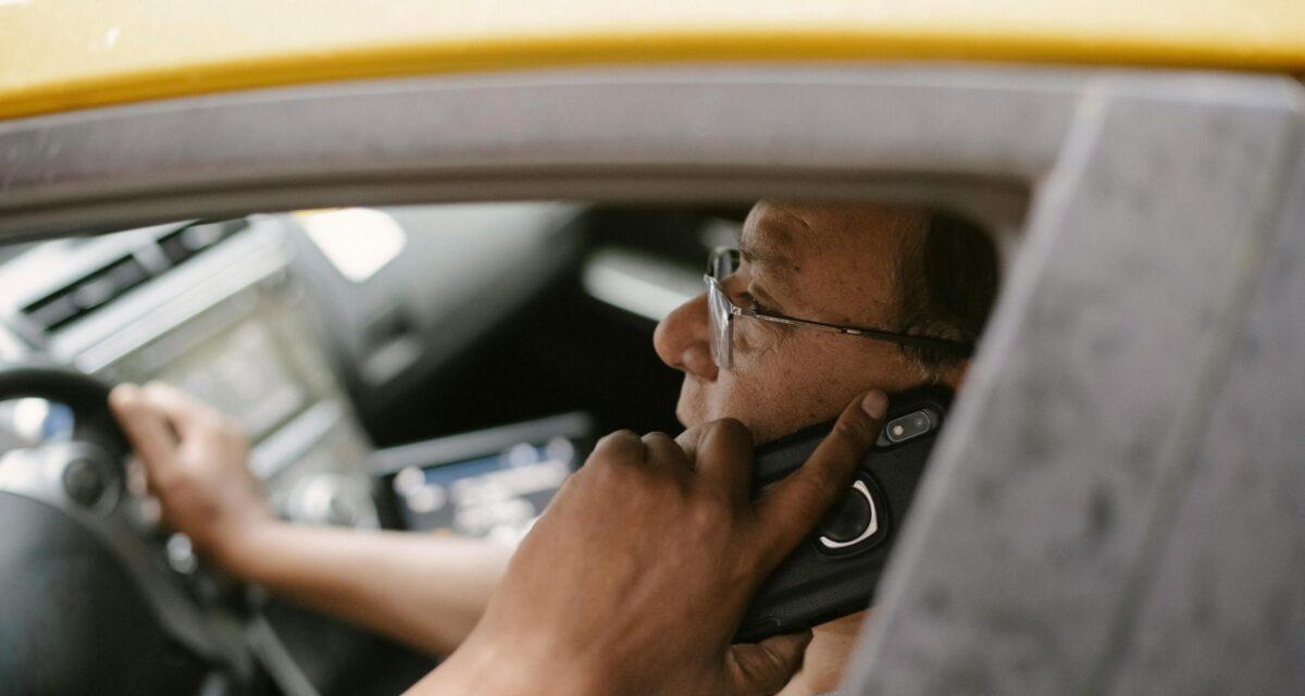 Il conduisait sans permis, sans assurance et téléphone en main : un cumul d'infractions qui pourrait conduire ce conducteur de 27 ans devant la justice