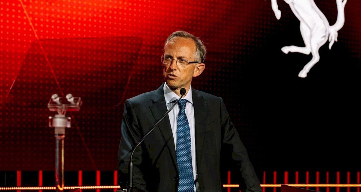 "Les vrais leaders osent" : quand Ferrari taquine Lamborghini sur l'électrique