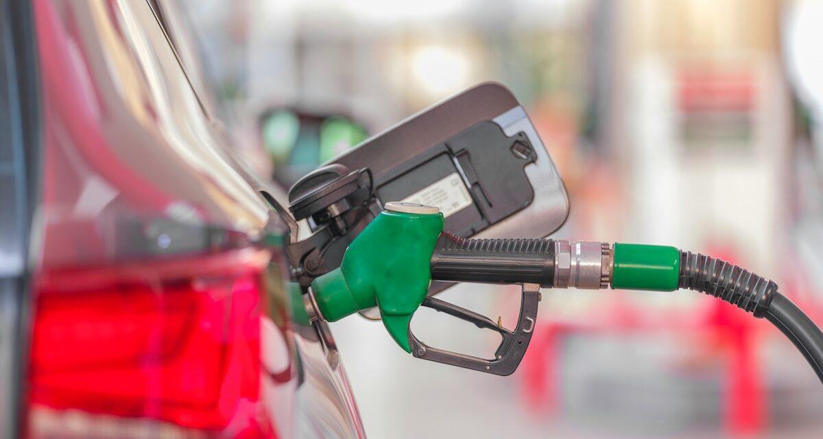 « Le carburant, ce n'est pas comme les petits pois » : pourquoi les prix augmentent même avec des stocks achetés moins chers !