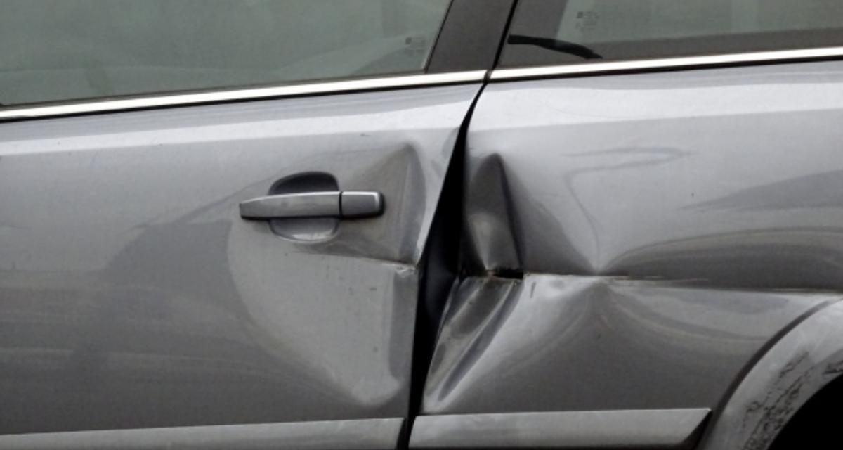 La voiture d'un élu rayée sur le parking de la mairie en pleine campagne municipale