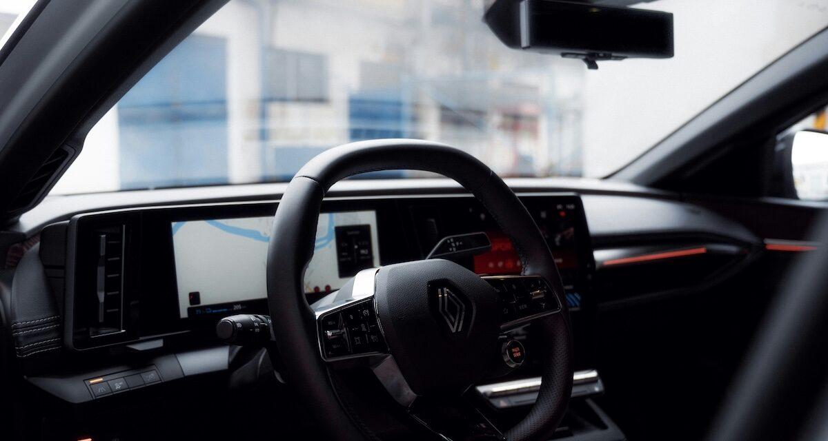 Renault rappelle ses R5 et R4 électriques pour un défaut de batterie : la facture est inédite