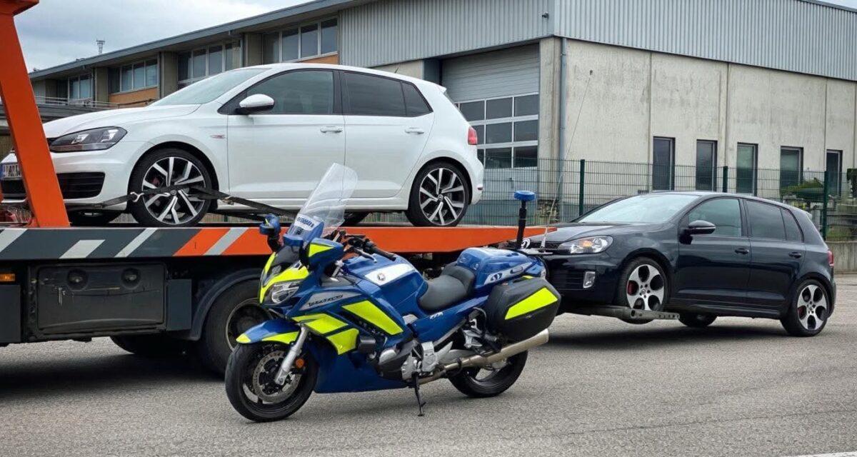 Deux Golf GTI flashés à 220 et 231 km/h sur une autoroute limitée à 110 km/h : permis retirés sur-le-champ, véhicules immobilisés en attendant de passer devant le tribunal