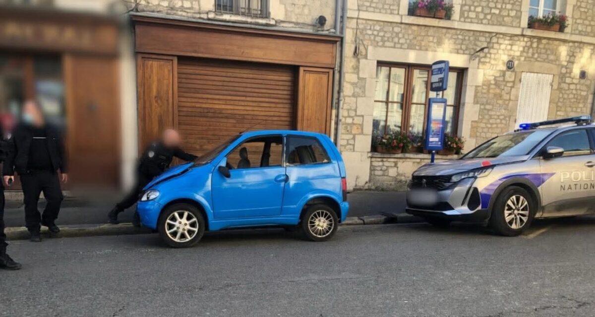 Il prend la fuite au volant d'une voiture sans permis et provoque une course-poursuite incroyable avant d'être rattrapé par la police !