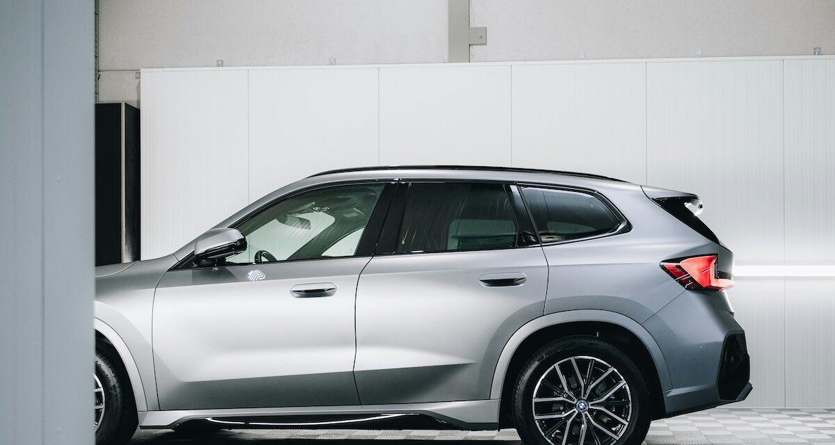 Il voulait se garer : un octogénaire confond frein et accélérateur et termine sa course dans une boucherie !