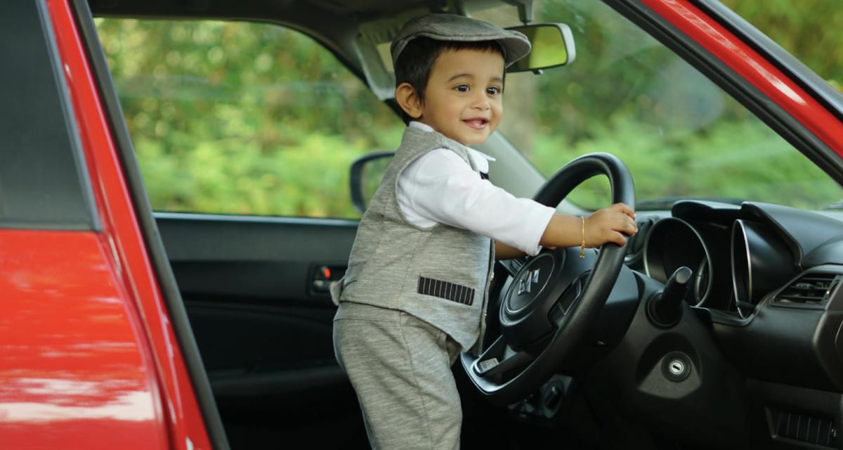 Pour récupérer une voiture volée et accélérer les recherches, elles font croire qu'un enfant se cache à l'intérieur