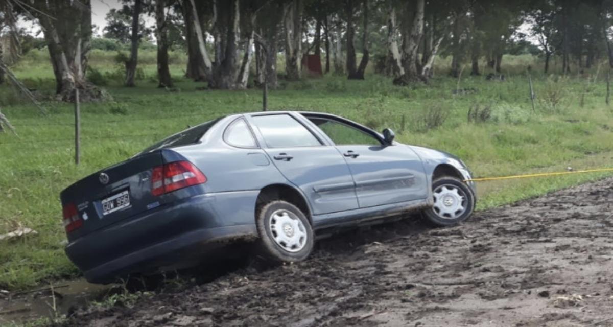 En intervention, un médecin chute avec sa voiture dans un trou : une opération de secours délicate