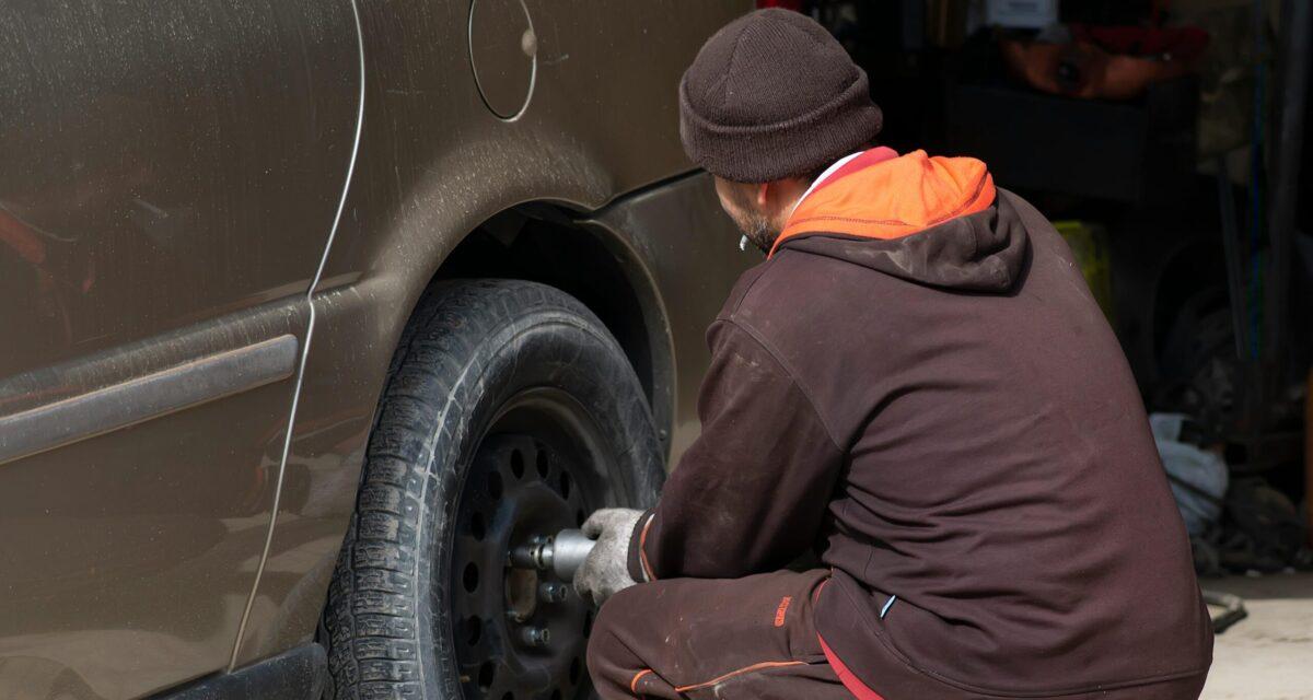 Il dérobe les roues de la voiture de son voisin pour équiper la sienne : une histoire invraisemblable qui se termine devant le tribunal