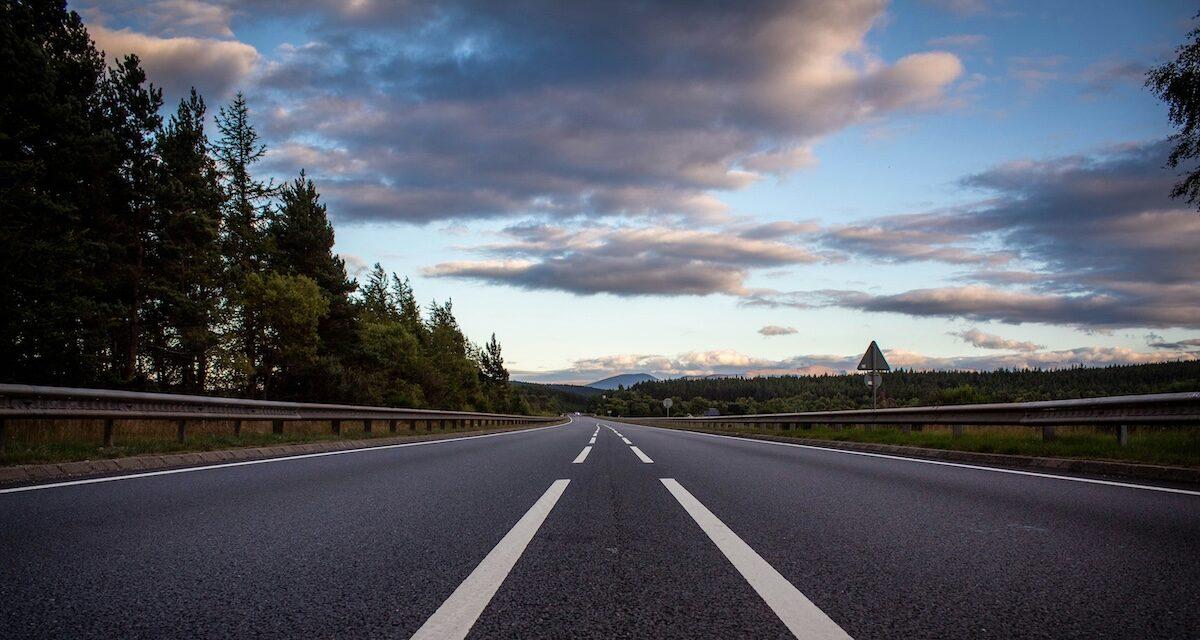« Seule une infime minorité s'aventure au-delà de cette vitesse » : la vraie réalité de l'Autobahn allemande