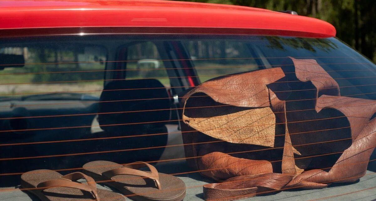 Conduire en tongs : interdit ou pas ? La réponse ultime
