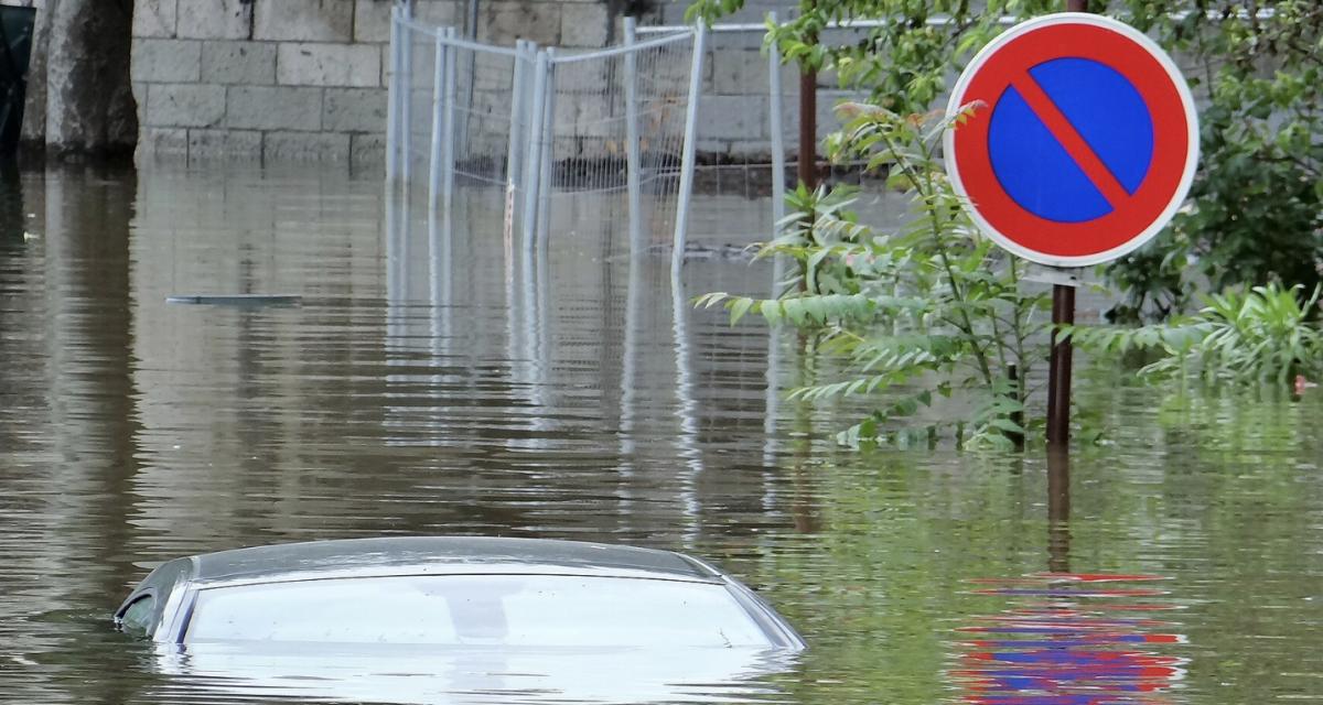 Un conducteur finit sa course dans une rivière et voit le pire : « j'ai cru me noyer à un moment »