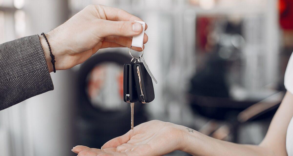 Ils pensent avoir vendu leur voiture... mais continuent de recevoir des contraventions : la facture grimpe chaque jour