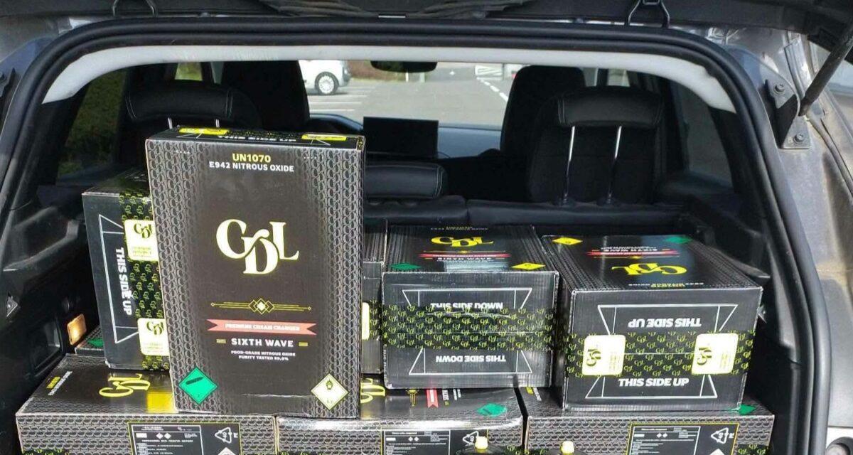 Les gendarmes tombent sur 122 bonbonnes de protoxyde d'azote découvertes dans le coffre d'un véhicule lors d'un contrôle