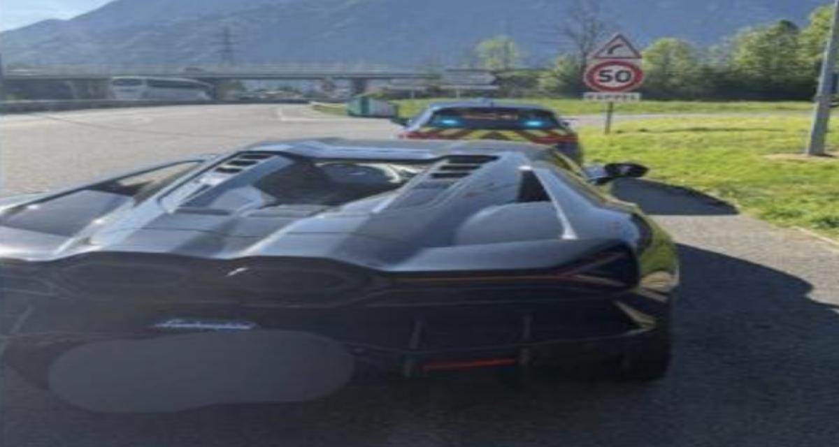 Flashé à plus de 200 km/h au volant d'une Lamborghini, la voiture finit à l'arrêt sur le bas côté