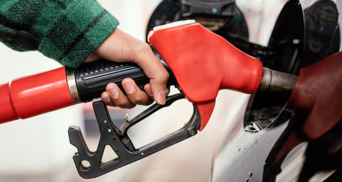 Cartes carburant vs notes de frais : quelle solution pour gérer les dépenses en mobilité ?