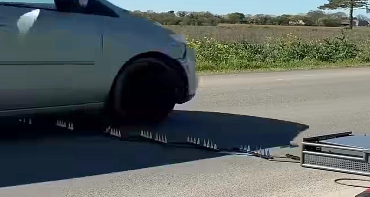 Les gendarmes sortent l'arme secrète contre les fuyards : la herse électrique qui stoppe net les voitures en refus d'obtempérer