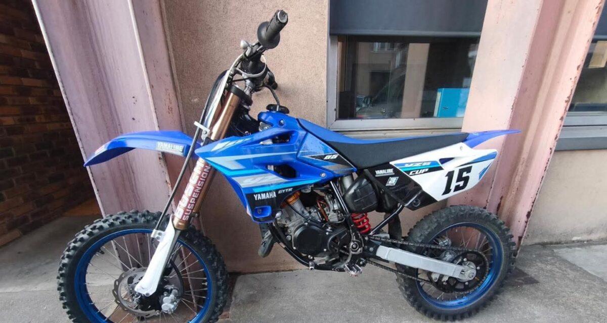 Refus d'obtempérer en moto cross non homologuée : il prend la fuite et échappe aux policiers, mais son engin finit broyé sur ordre du Parquet