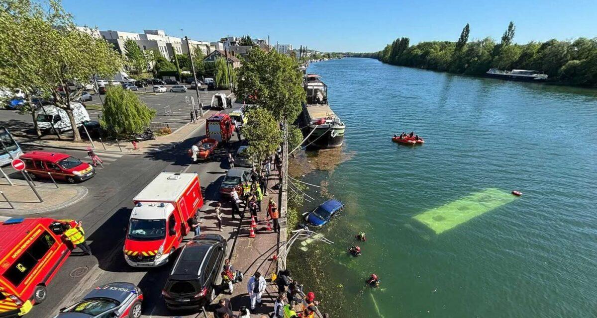 Un bus de ligne plonge dans la Seine après avoir percuté une voiture garée : quatre personnes à bord secourues saines et sauves, le conducteur était en pleine formation