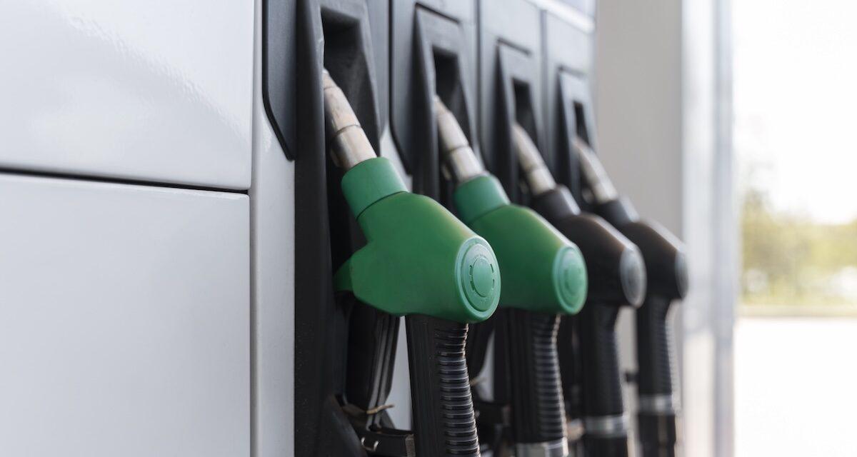Ils sont de plus en plus nombreux à passer au bioéthanol E85 en France : bonne affaire ou faux bon plan ? Les pour et les contre