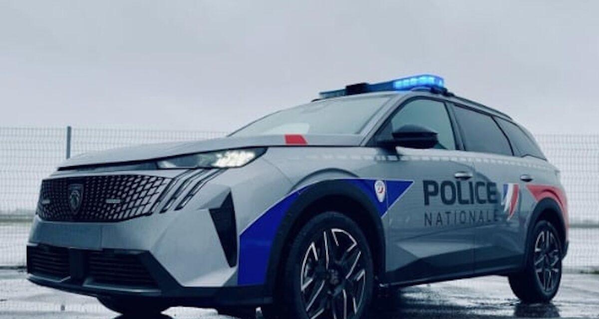 À 19 ans, elle défonce une barrière de péage pour fuir les douaniers avec 24 kg de cannabis dans sa voiture